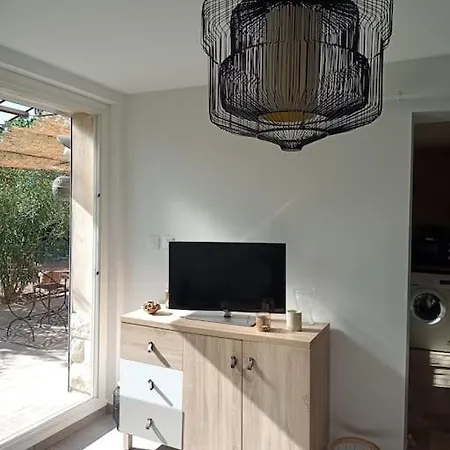 Apartment Le Charme De Landra Pernes-les-Fontaines